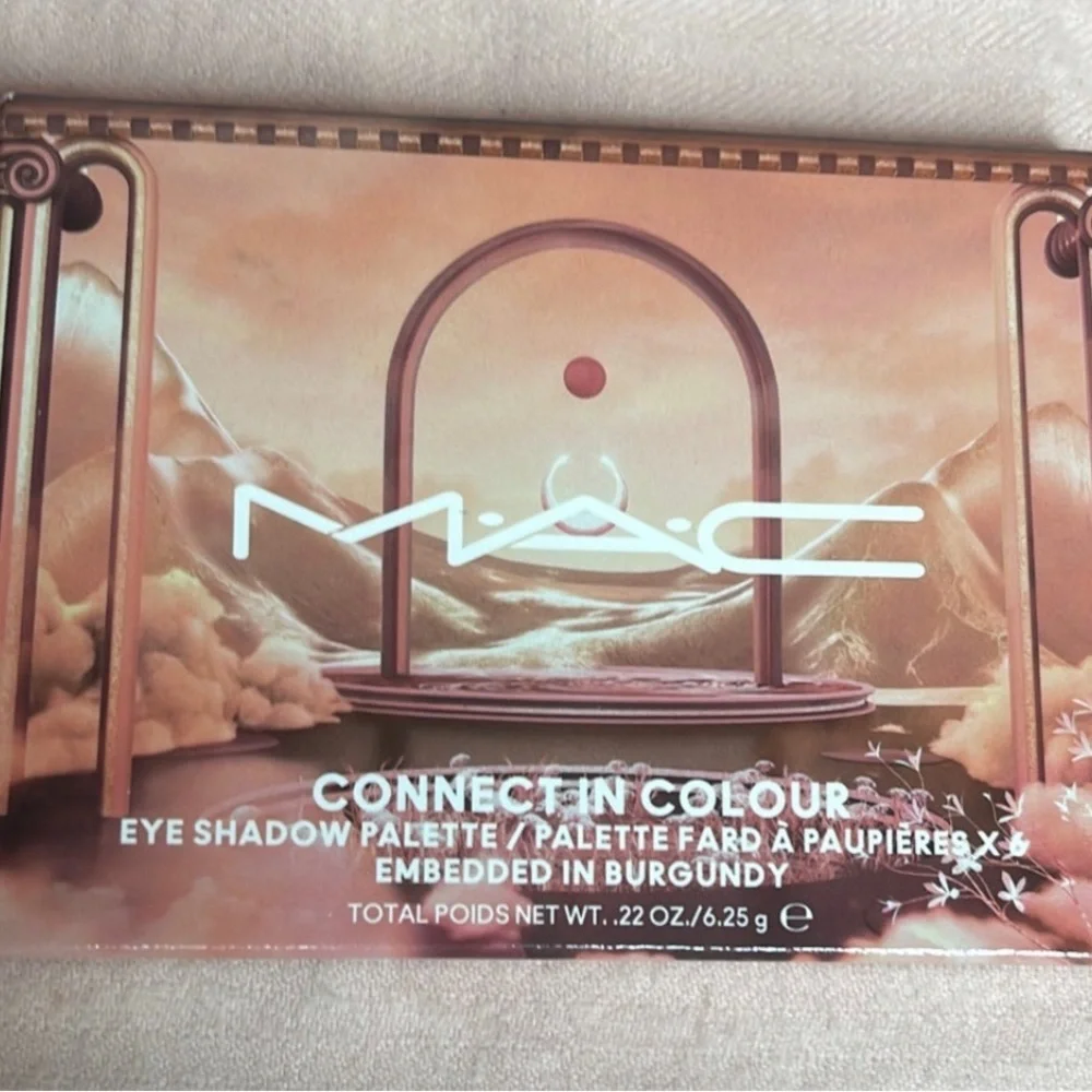 MAC Connect In Colour Eye Shadow Palette Embedded In Burgundy